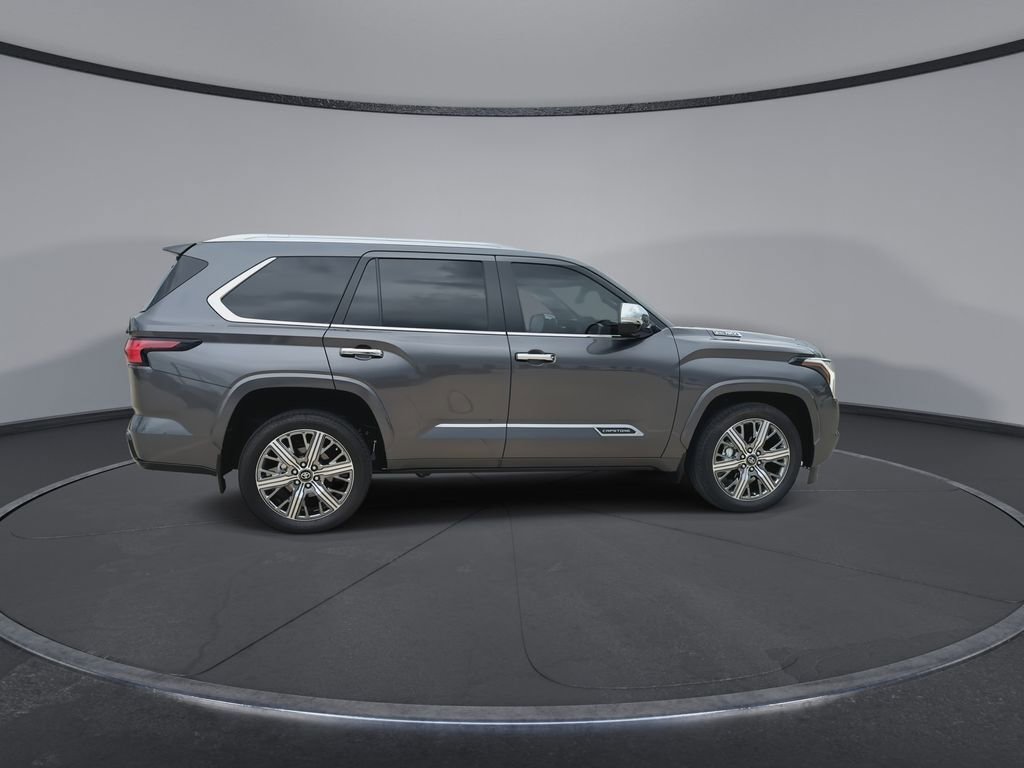 Used 2025 Toyota Sequoia Capstone image 9
