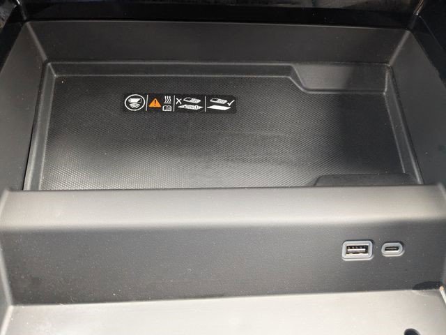Certified 2025 Chevrolet Suburban Z71 AWD/4WD image 23