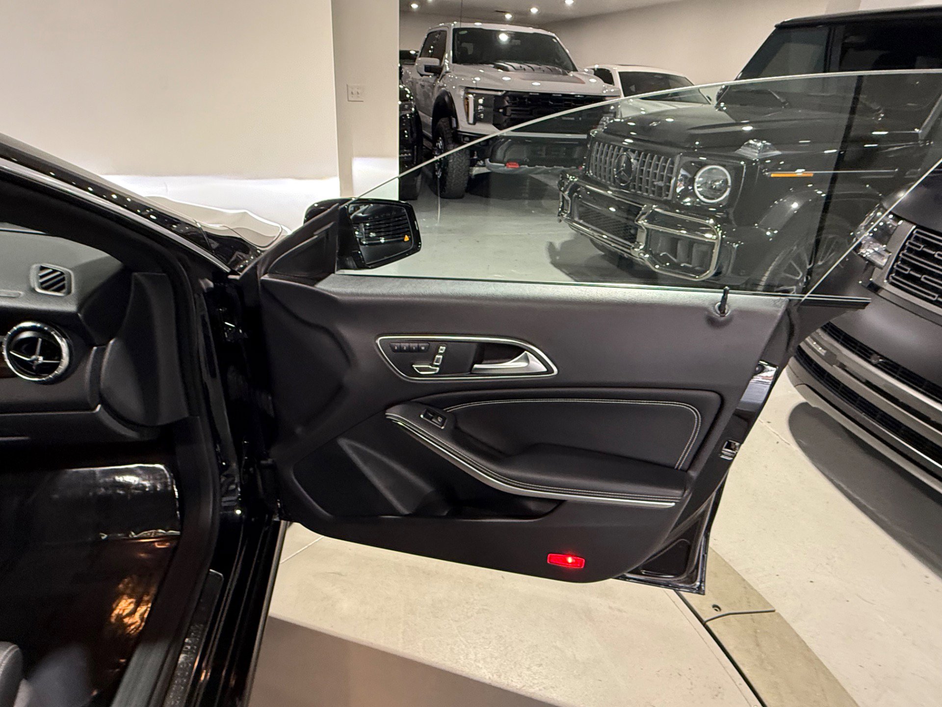 Used 2019 Mercedes-Benz CLA 250 4MATIC image 29