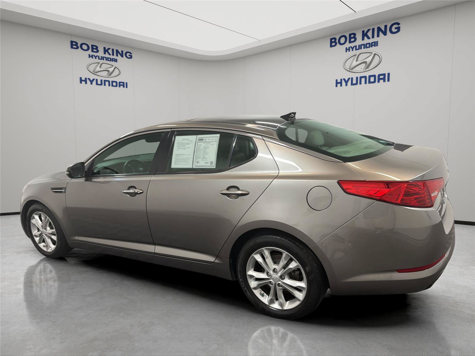 Used 2012 Kia Optima EX w/ Premium Pkg FWD image 3