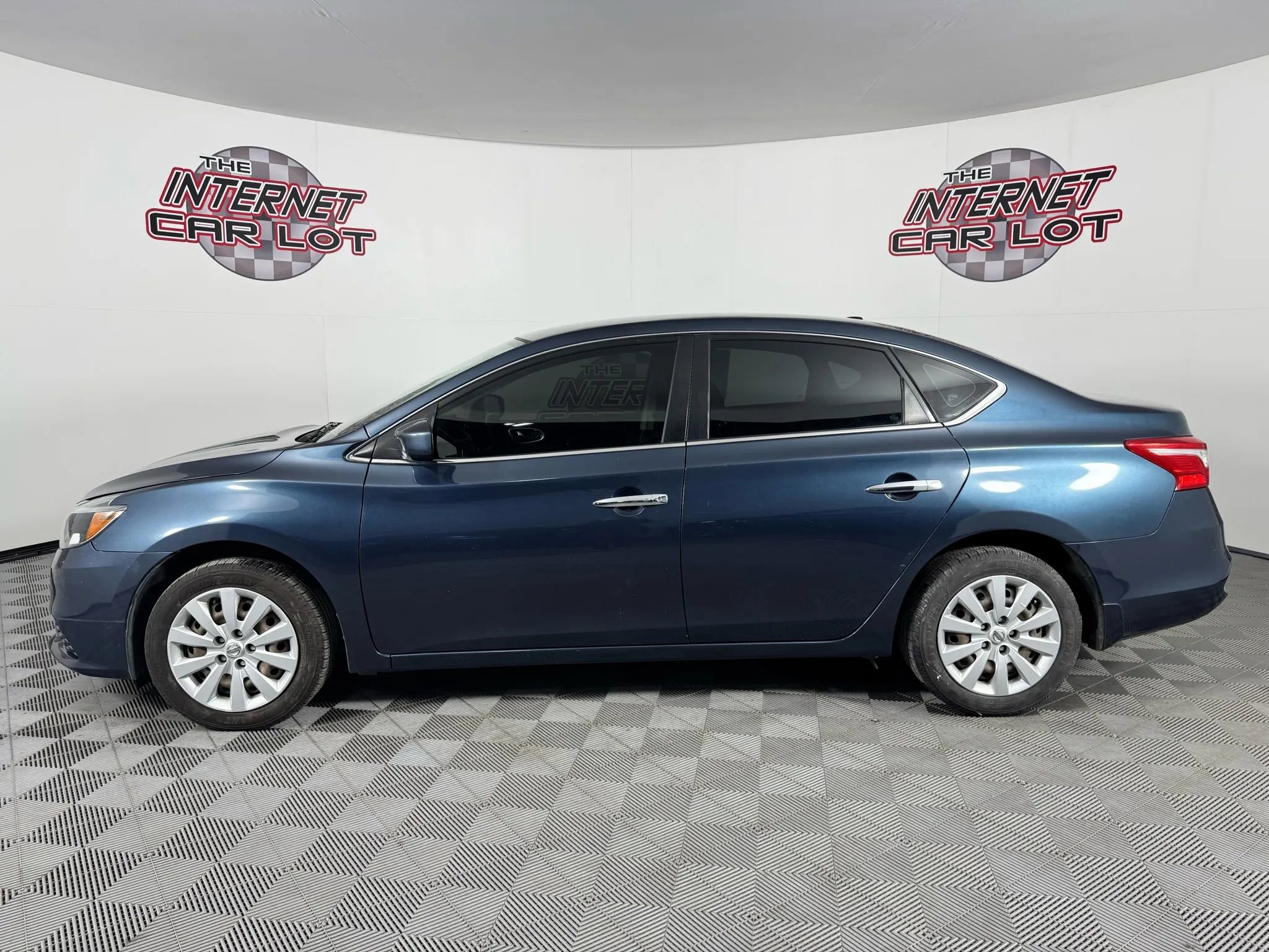 Used 2016 Nissan Sentra SV image 4
