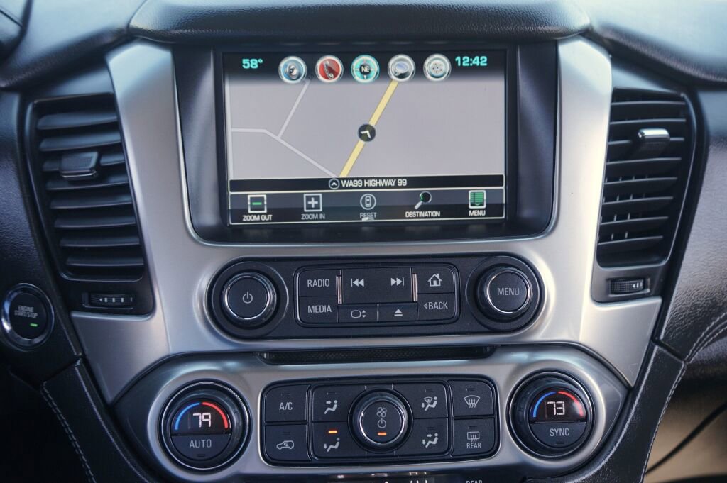 Used 2018 Chevrolet Suburban Premier AWD/4WD image 30