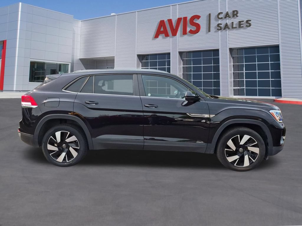 Used 2025 Volkswagen Atlas Cross Sport SE FWD image 5
