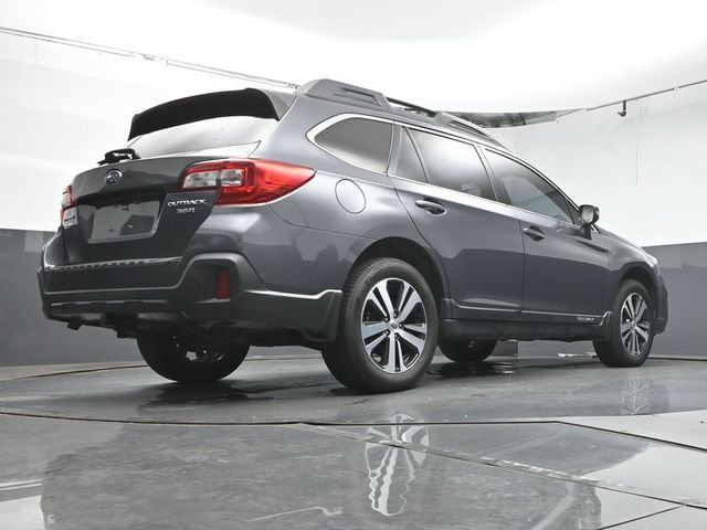 Used 2018 Subaru Outback 3.6R Limited AWD/4WD image 39
