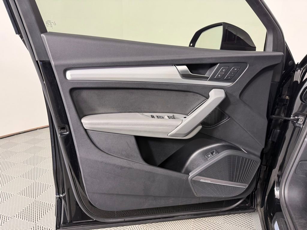 Used 2021 Audi SQ5 Prestige w/ Prestige Package image 21