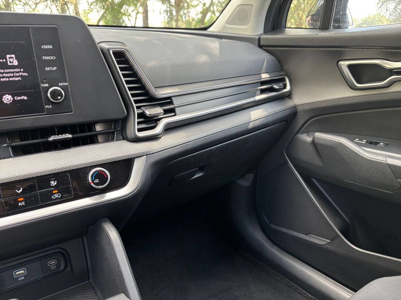 Used 2025 Kia Sportage LX FWD image 33
