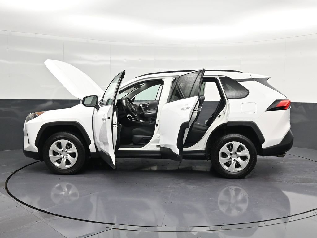 Used 2020 Toyota RAV4 LE FWD image 39