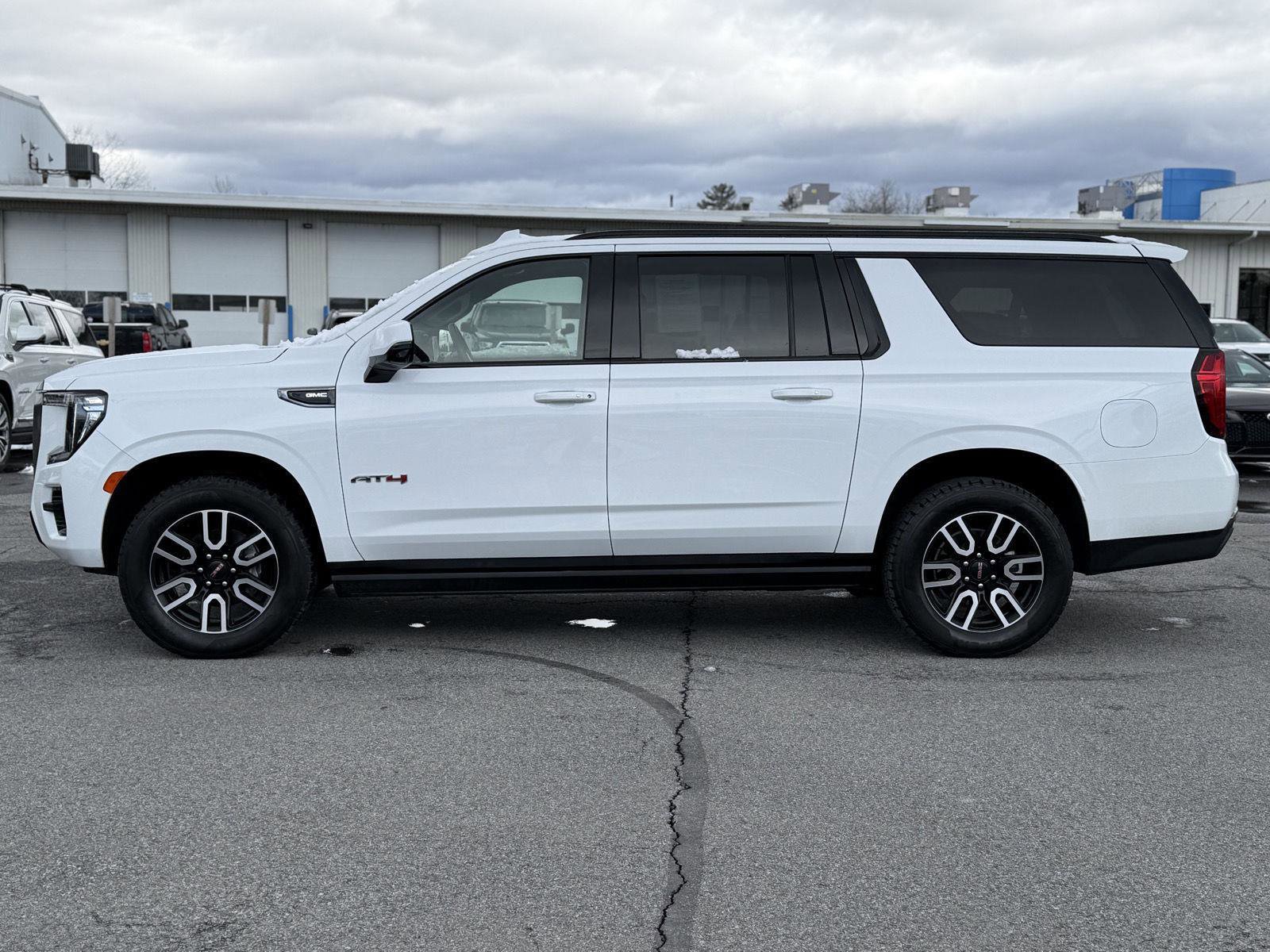 Certified 2023 GMC Yukon XL AT4 w/ AT4 Premium Package image 8