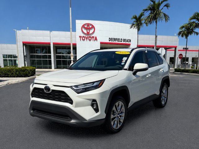 Used 2022 Toyota RAV4 XLE Premium FWD image 3