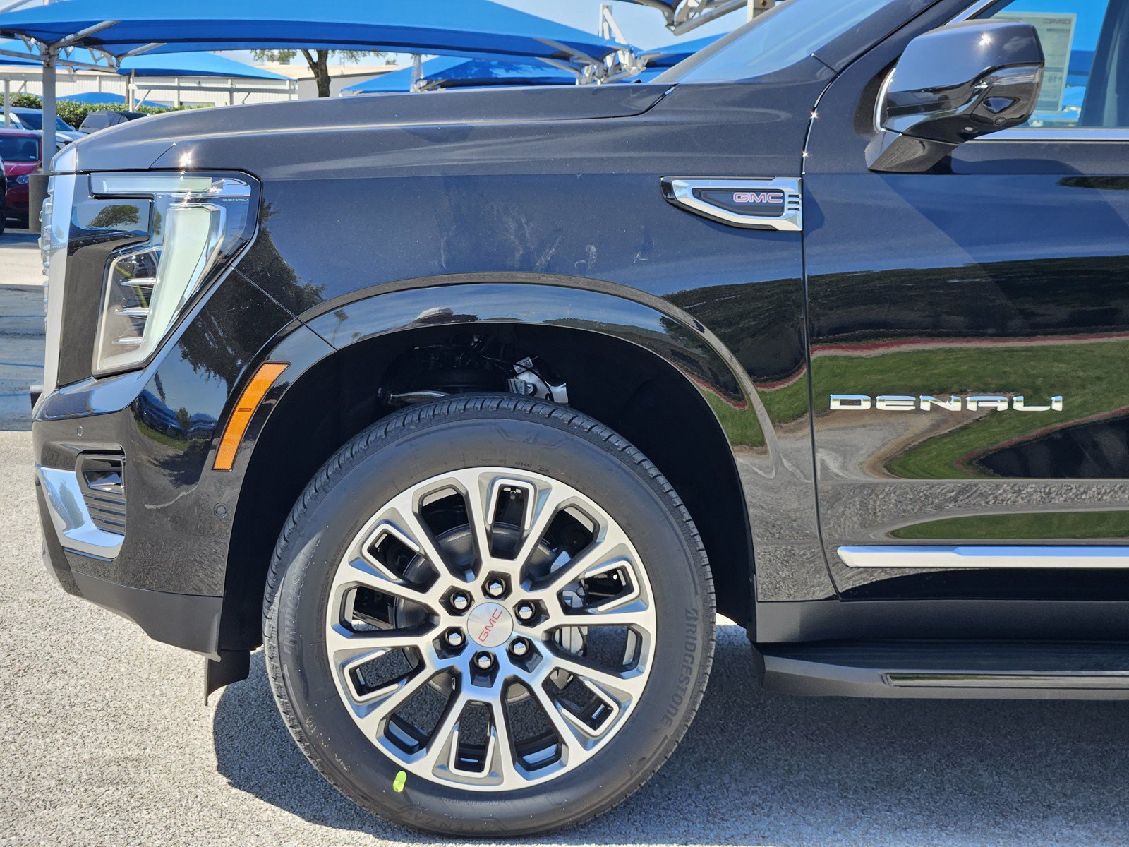 New 2026 GMC Yukon Denali w/ Advanced Technology Package AWD/4WD image 6