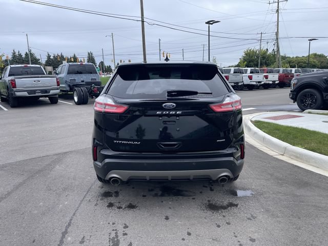 Used 2024 Ford Edge Titanium w/ Equipment Group 301A AWD/4WD image 4