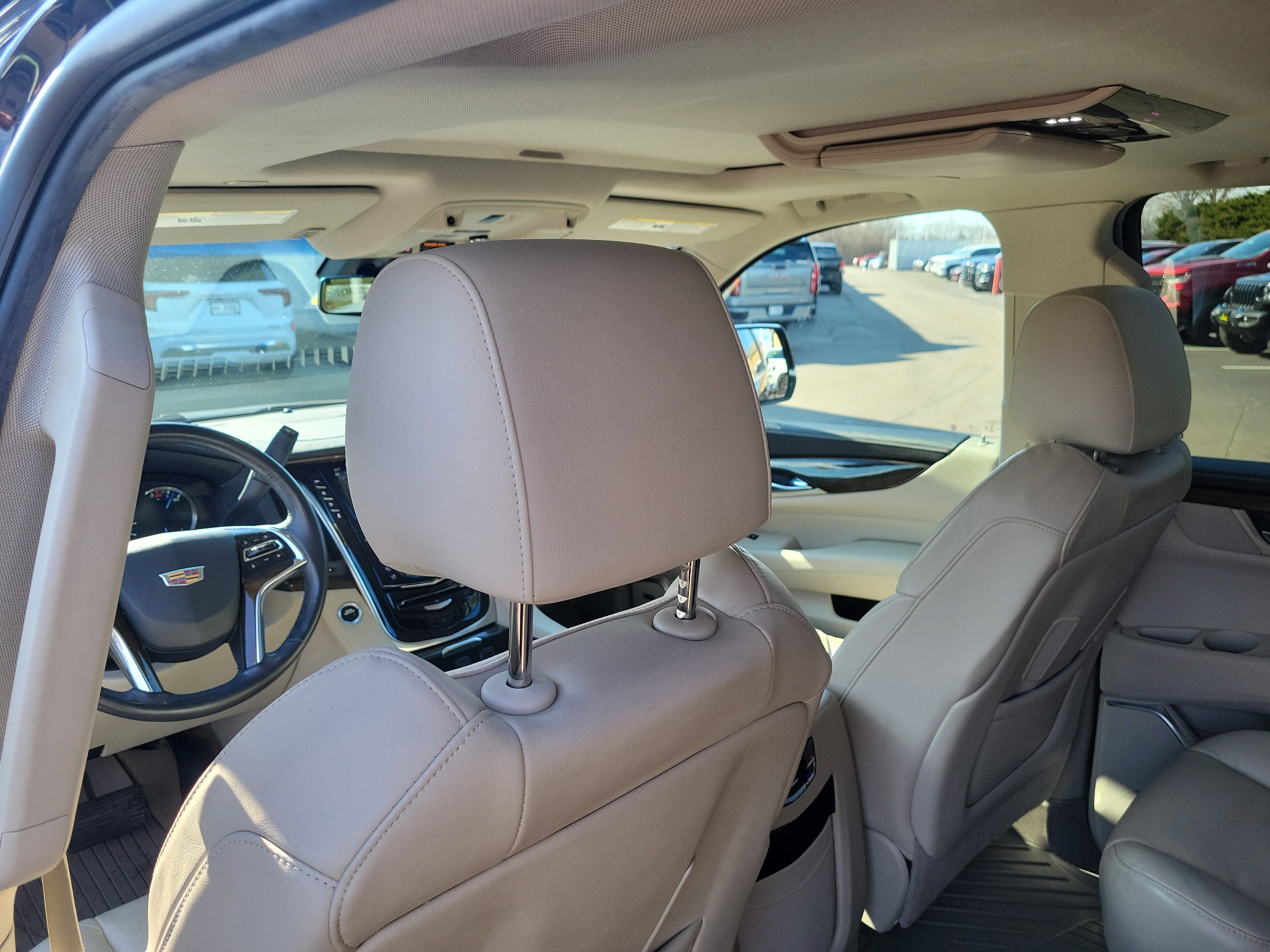 Used 2020 Cadillac Escalade Luxury w/ LPO, Radiant Package image 21