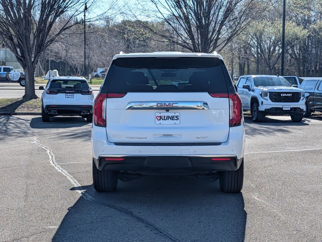 Used 2023 GMC Yukon SLT w/ SLT Premium Package AWD/4WD image 8