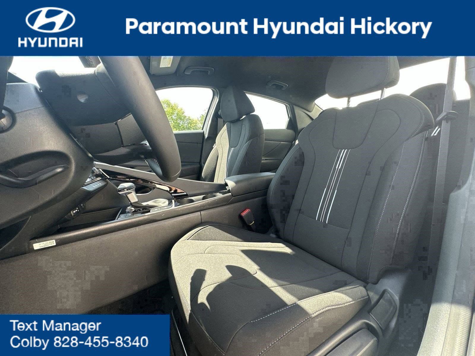 New 2025 Hyundai Elantra SEL FWD image 17