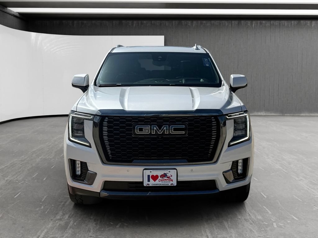 Used 2023 GMC Yukon XL Denali Ultimate AWD/4WD image 8