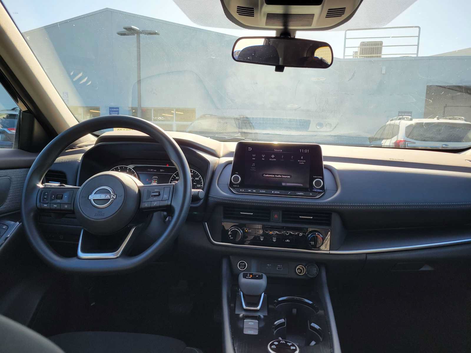 Used 2023 Nissan Rogue S AWD/4WD image 18
