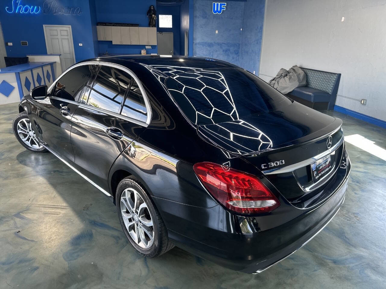 Used 2016 Mercedes-Benz C 300 4MATIC Sedan image 4