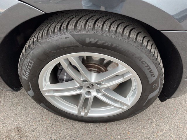 Used 2023 Porsche Macan w/ Premium Package Plus AWD/4WD image 15
