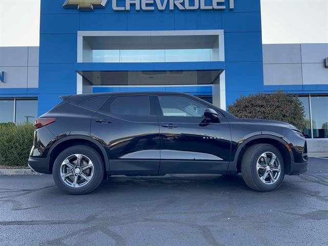 Used 2023 Chevrolet Blazer LT w/ Driver Confidence Package image 8