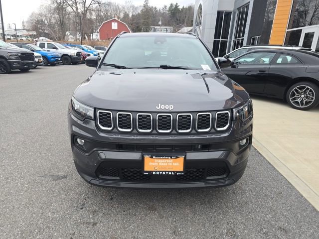 Used 2024 Jeep Compass Latitude w/ Sun and Sound Group AWD/4WD image 2