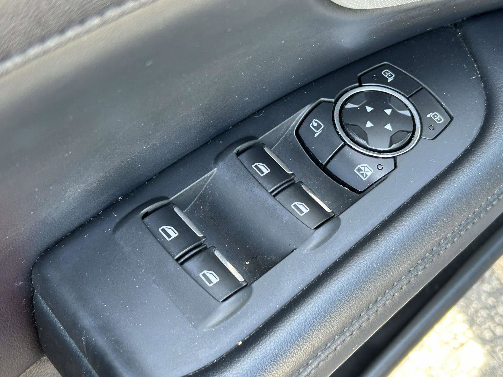 Used 2017 Lincoln MKZ Reserve w/ Luxury Package FWD image 12