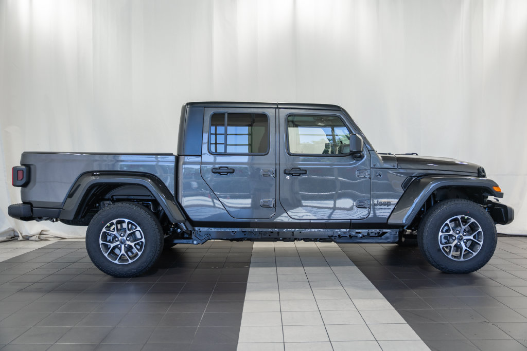 New 2027 Jeep Gladiator Sport AWD/4WD image 3