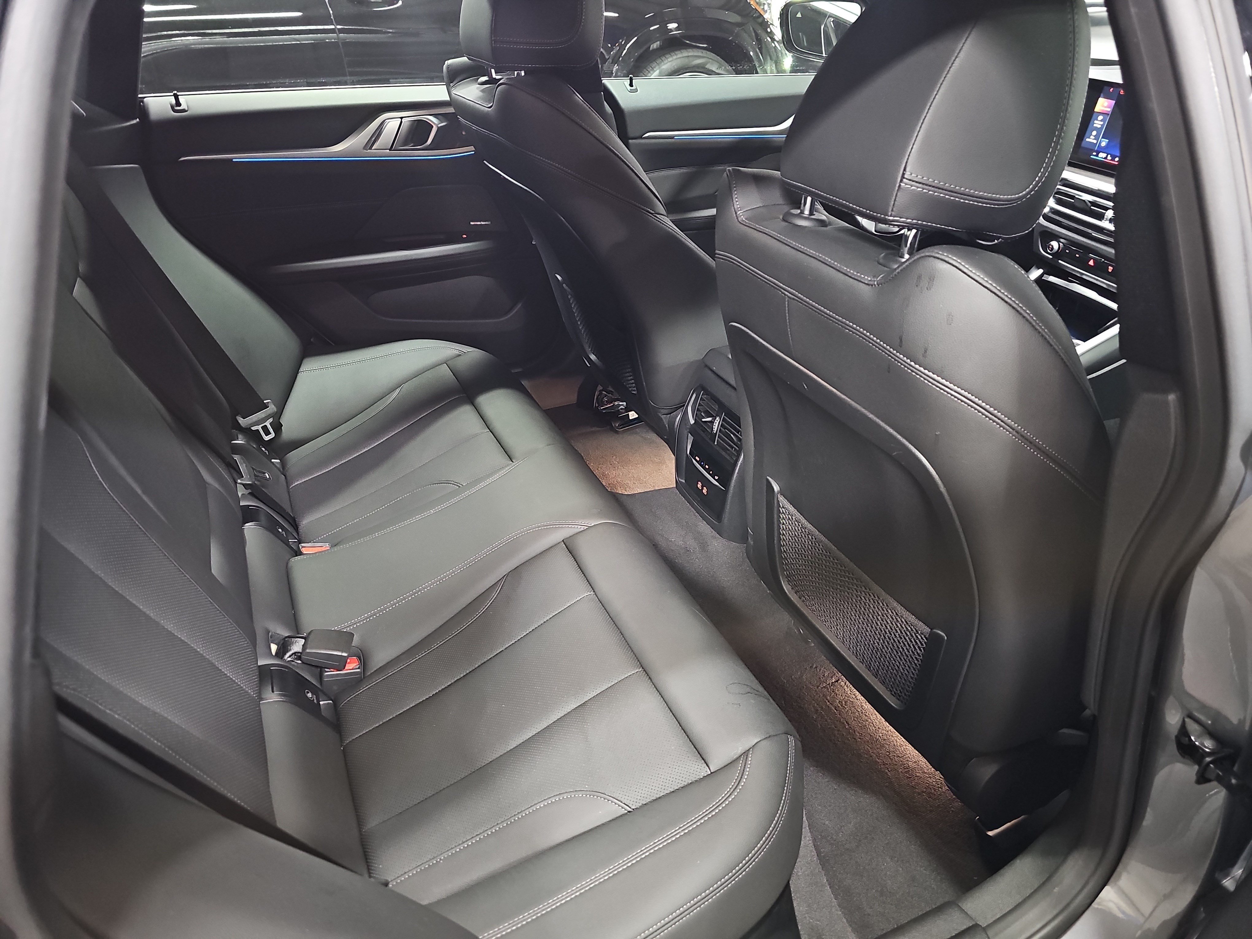 Used 2024 BMW i4 eDrive40 w/ Premium Package RWD image 11