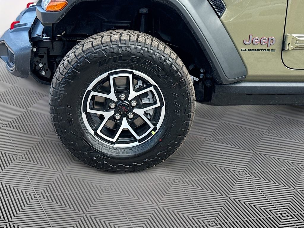 New 2026 Jeep Gladiator Rubicon w/ Steel Power Dome Hood Package AWD/4WD image 34