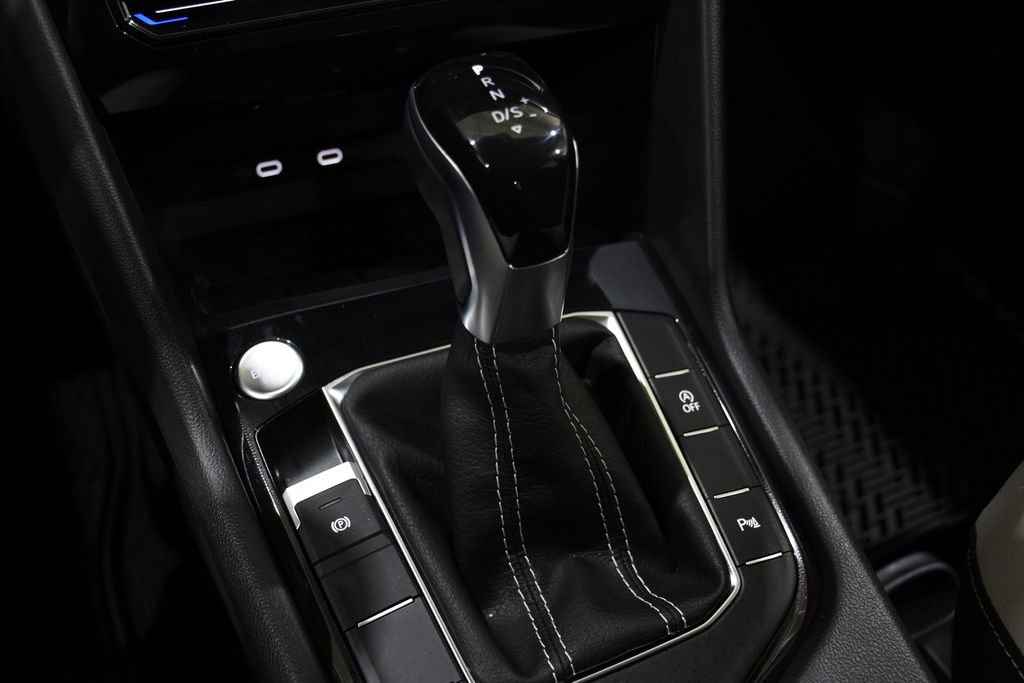 New 2026 Volkswagen Taos SE image 25