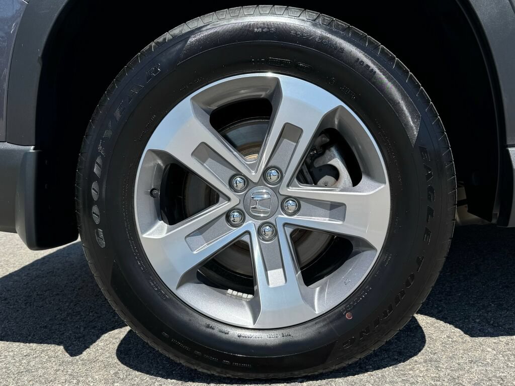 Used 2025 Honda Pilot EX-L image 11