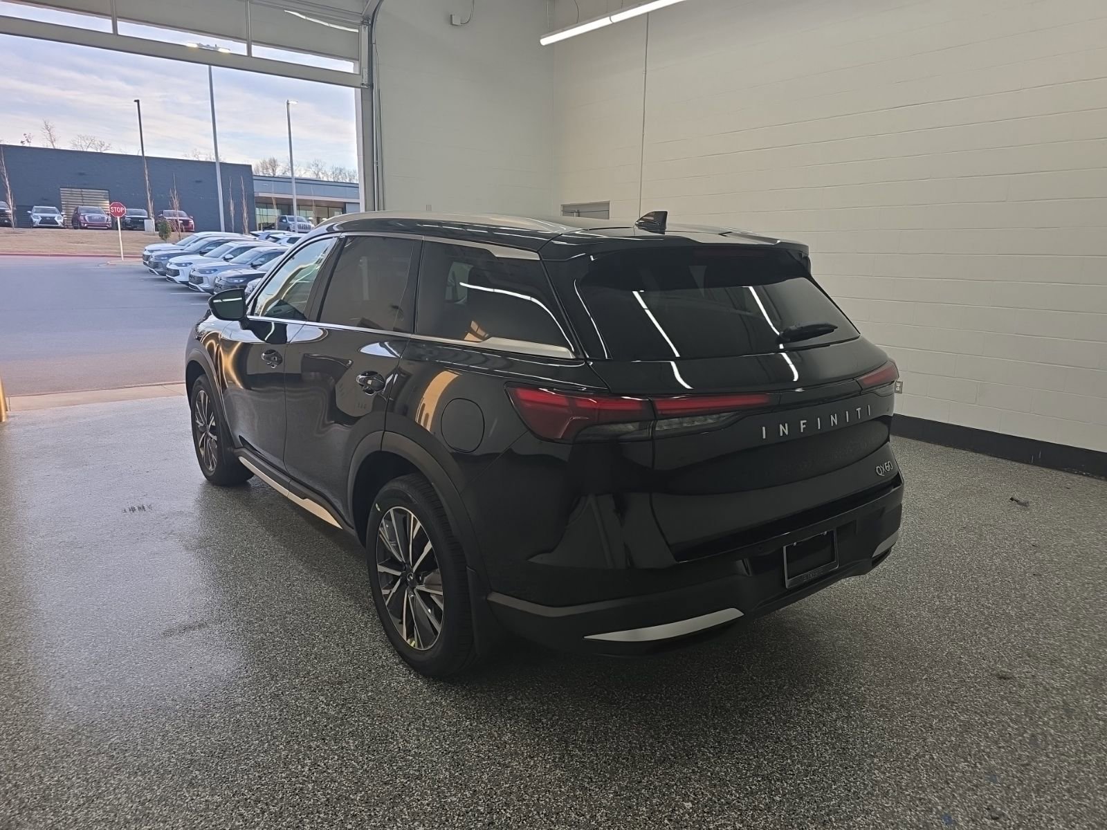 New 2026 INFINITI QX60 Luxe w/ Cargo Package FWD image 3