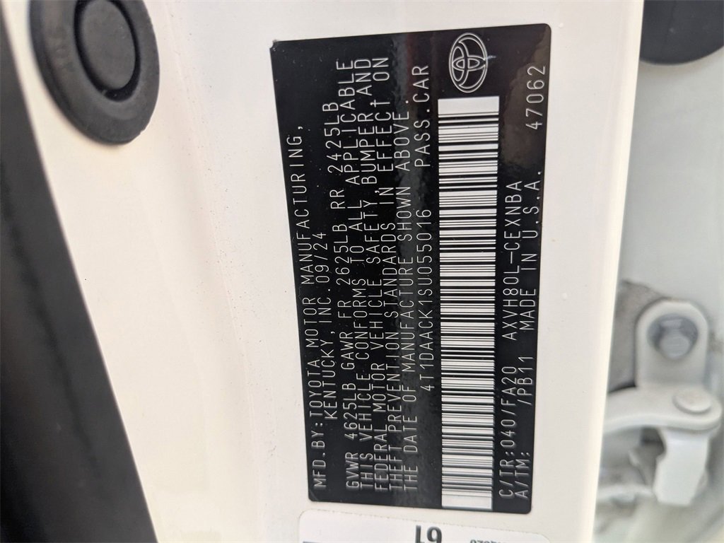 Used 2025 Toyota Camry LE image 34