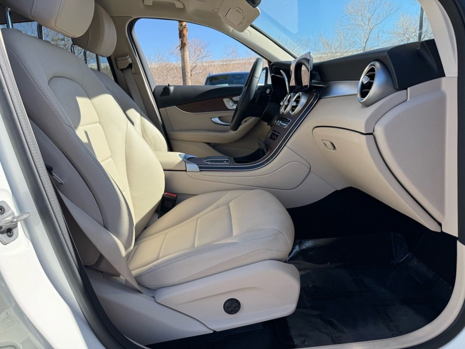 Certified 2022 Mercedes-Benz GLC 300 4MATIC image 22