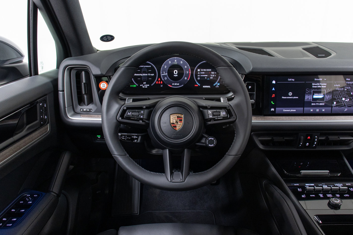 New 2025 Porsche Cayenne image 18