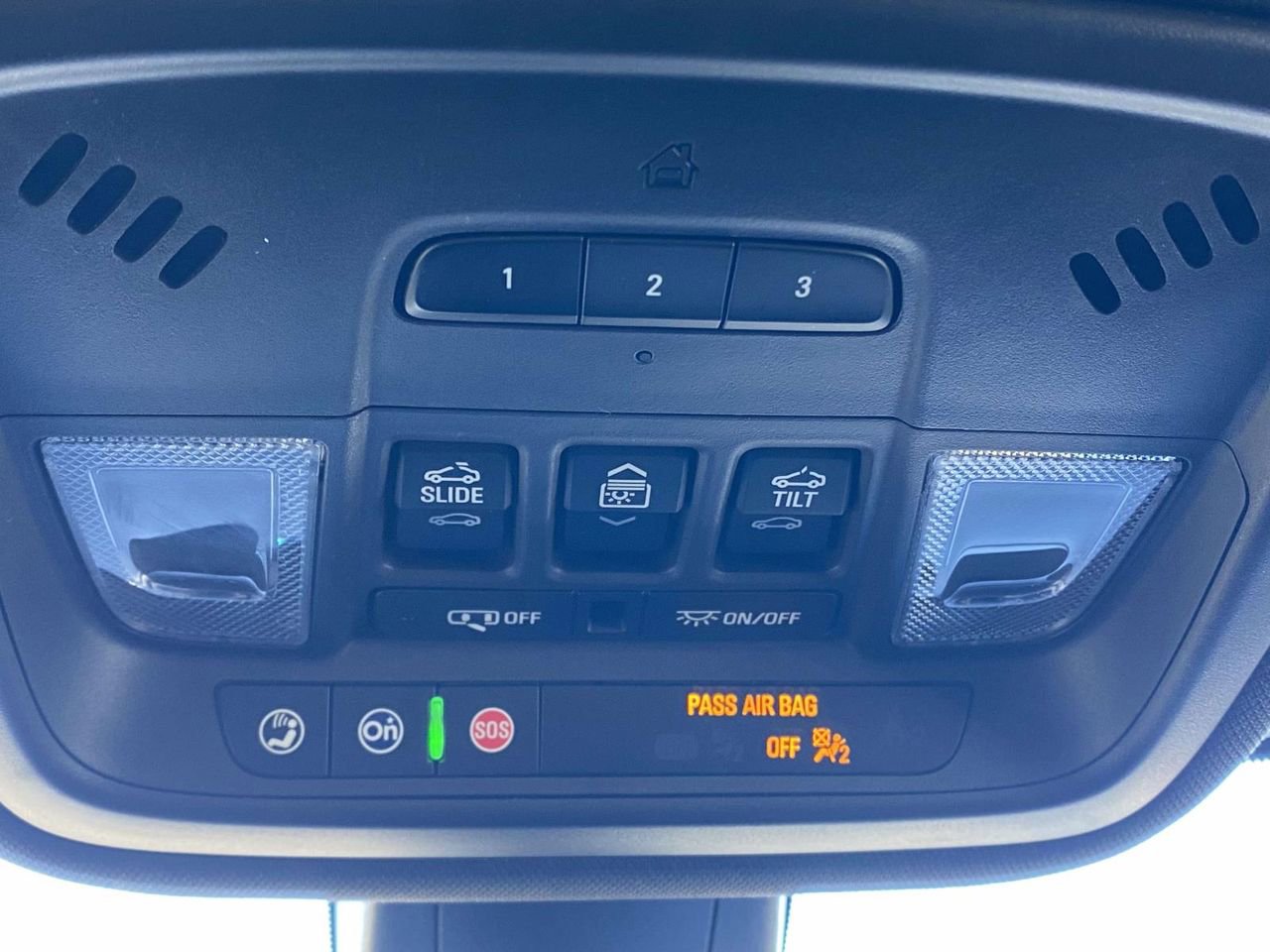 Used 2023 Chevrolet Traverse RS AWD/4WD image 33
