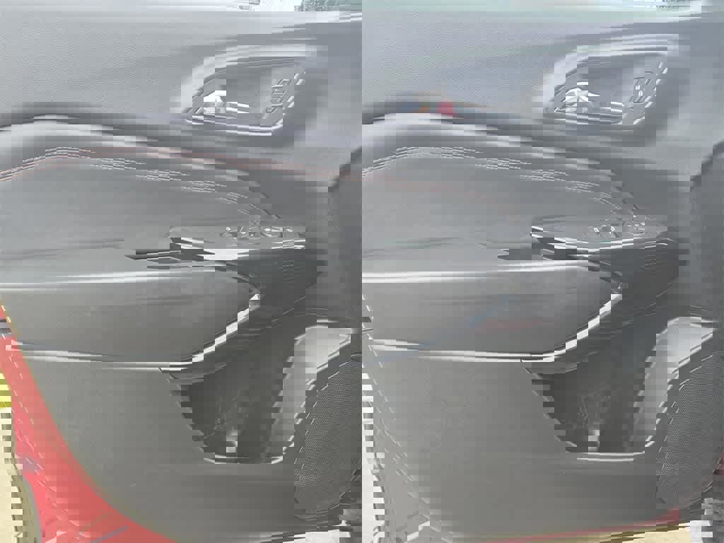 Used 2024 Chevrolet Trax RS image 16