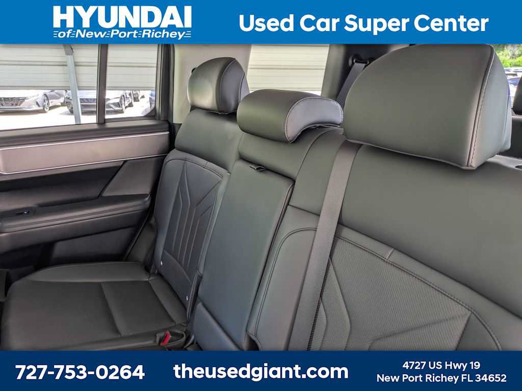 Used 2024 Hyundai Santa Fe SEL FWD image 18