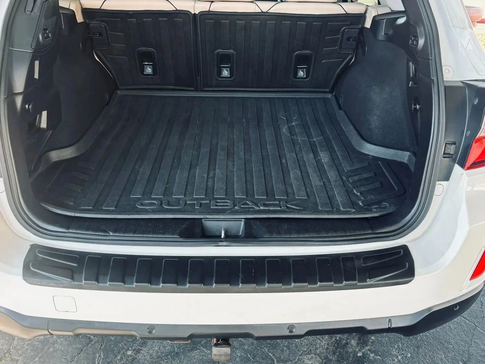 Used 2017 Subaru Outback 2.5i Limited image 10