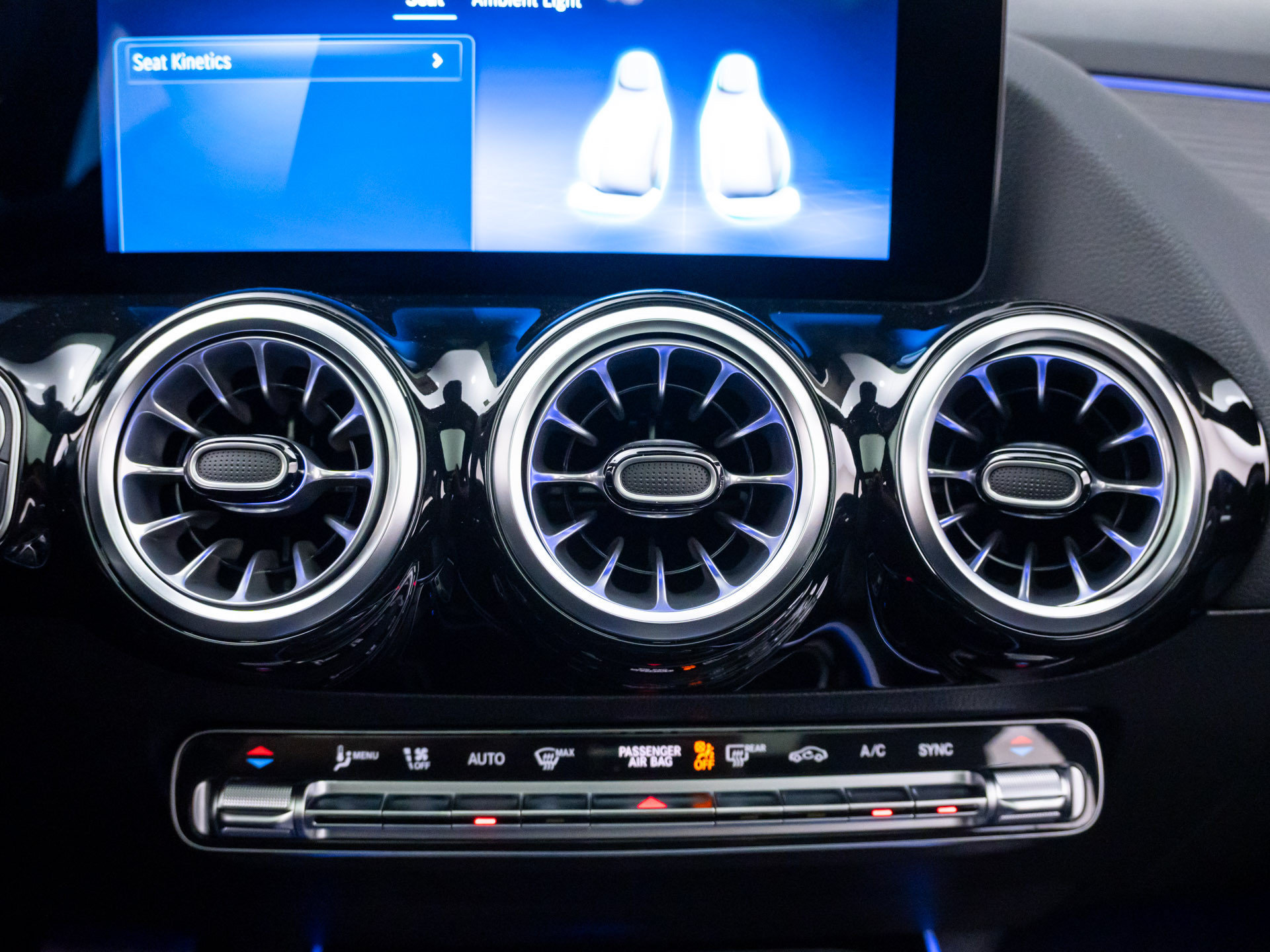 New 2026 Mercedes-Benz GLA 250 4MATIC image 32