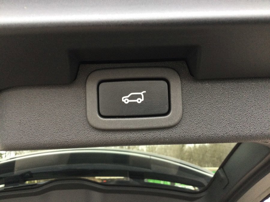 Used 2018 Land Rover Discovery SE image 20