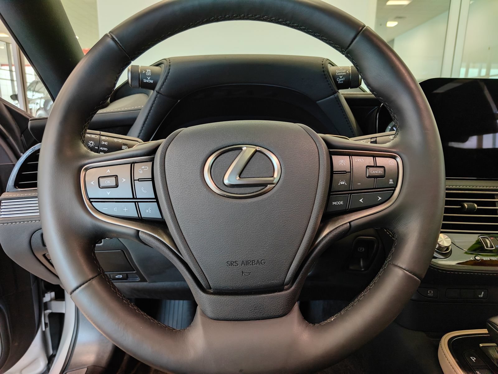 Used 2024 Lexus LS 500 RWD image 26