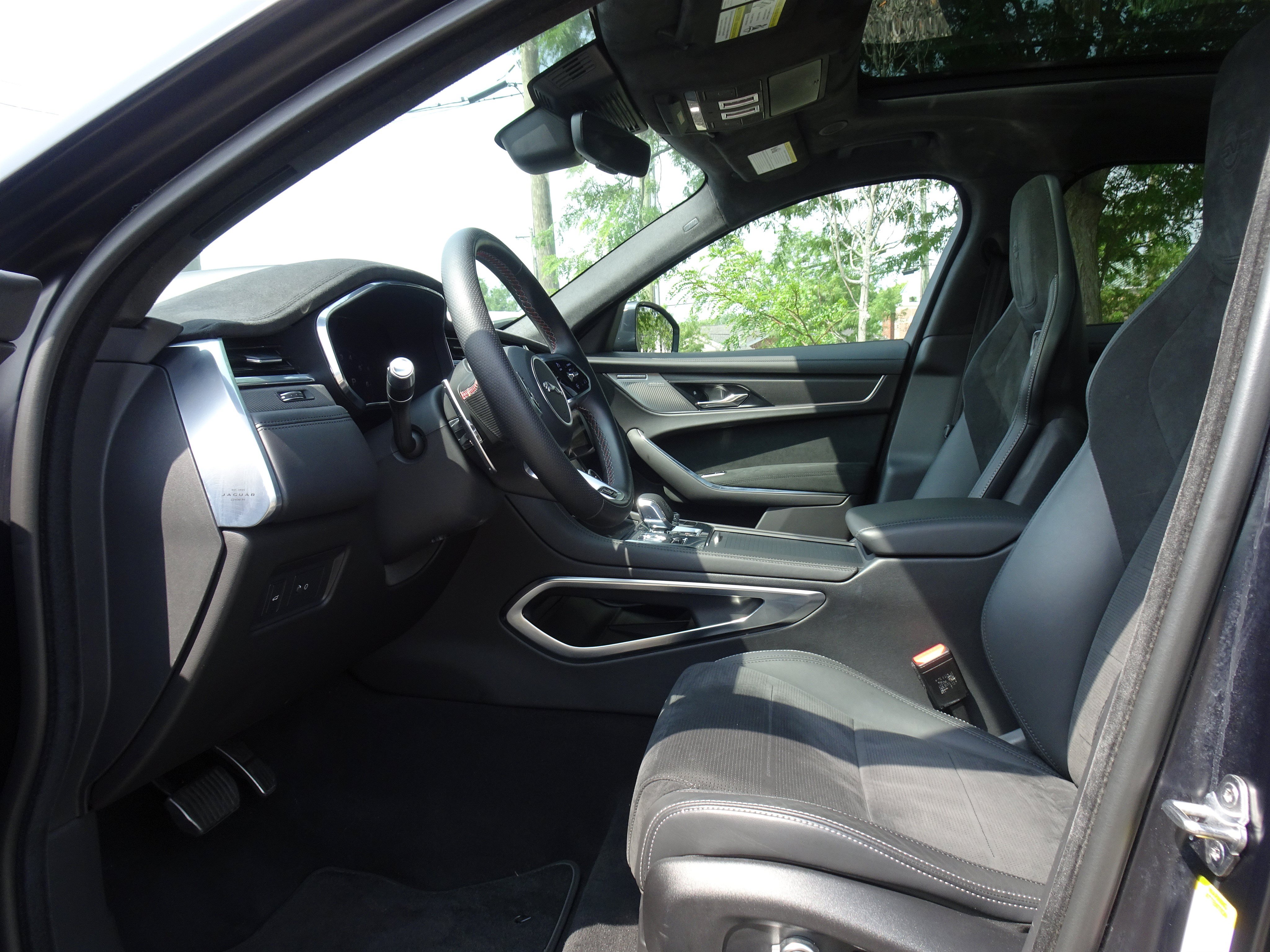 Used 2021 Jaguar F-PACE SVR AWD/4WD image 8
