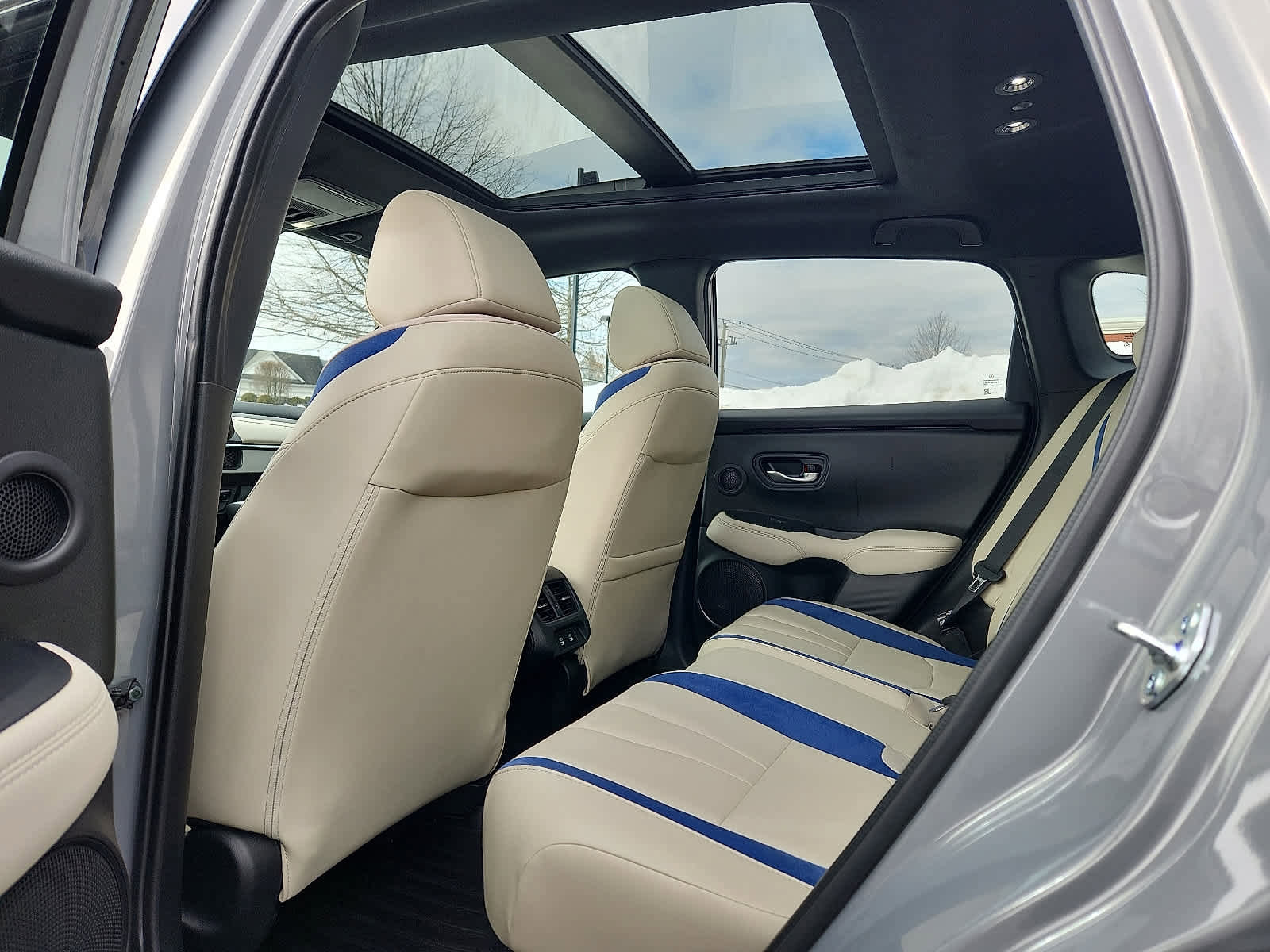 Used 2025 Acura ADX A-Spec image 11