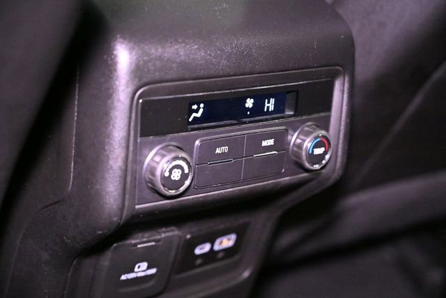 Used 2023 GMC Acadia SLT image 47