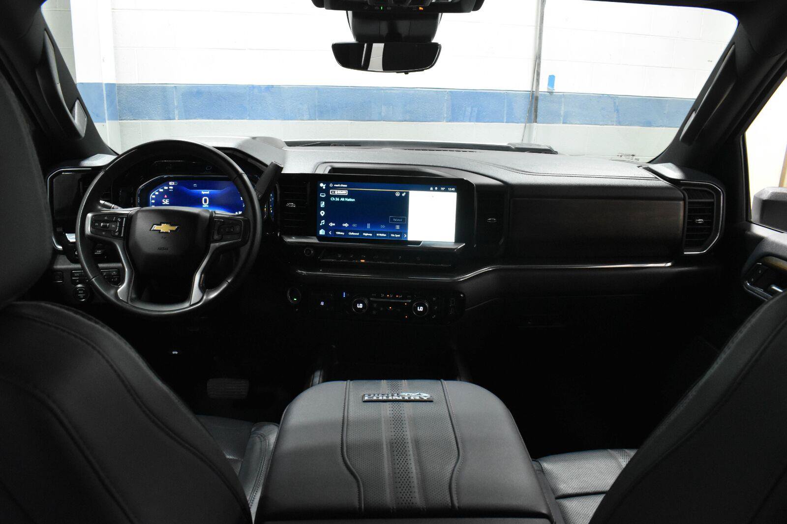 Used 2024 Chevrolet Silverado 3500 High Country w/ High Country Premium Package AWD/4WD image 5