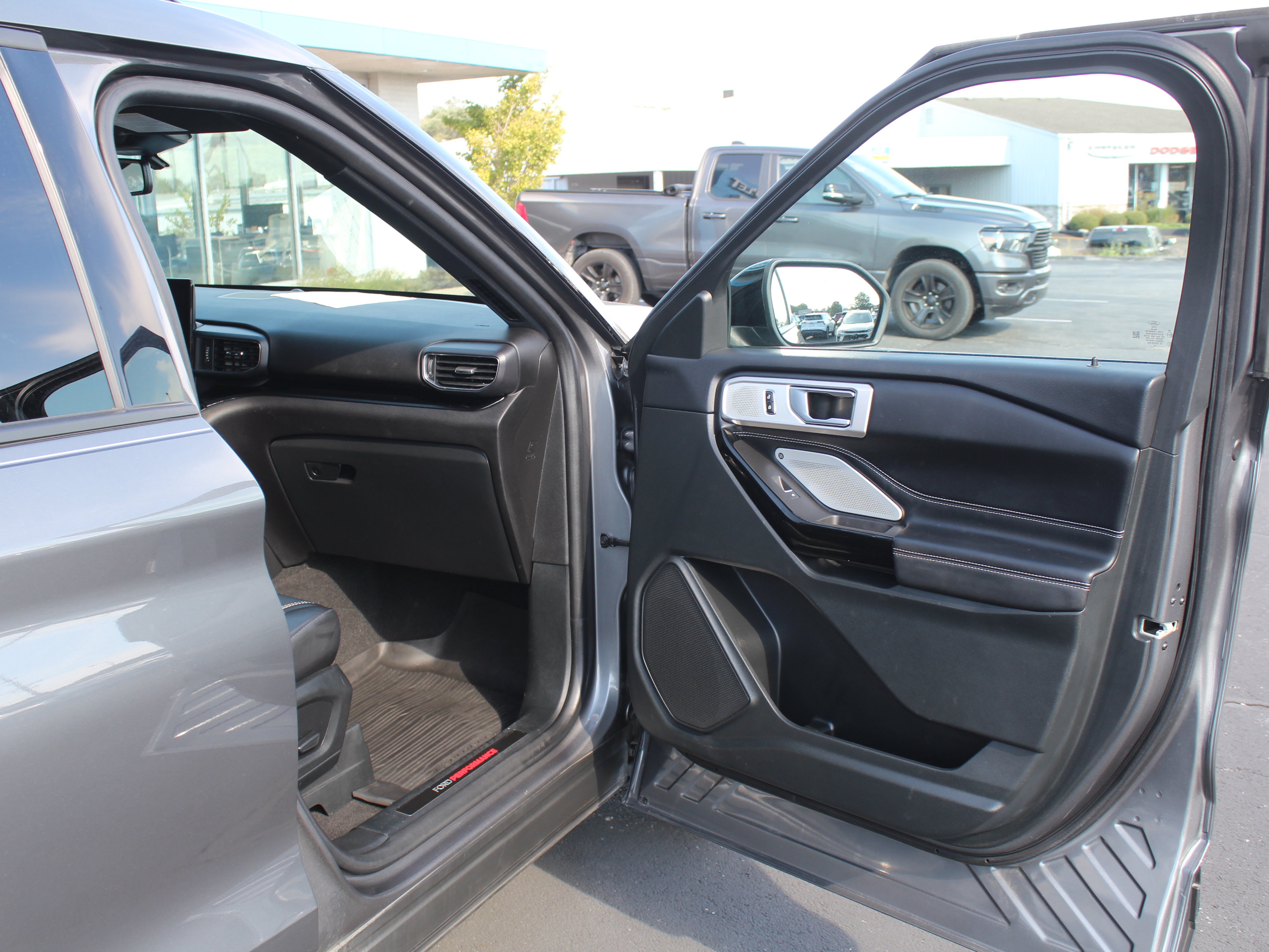 Used 2023 Ford Explorer ST w/ Equipment Group 401A AWD/4WD image 29