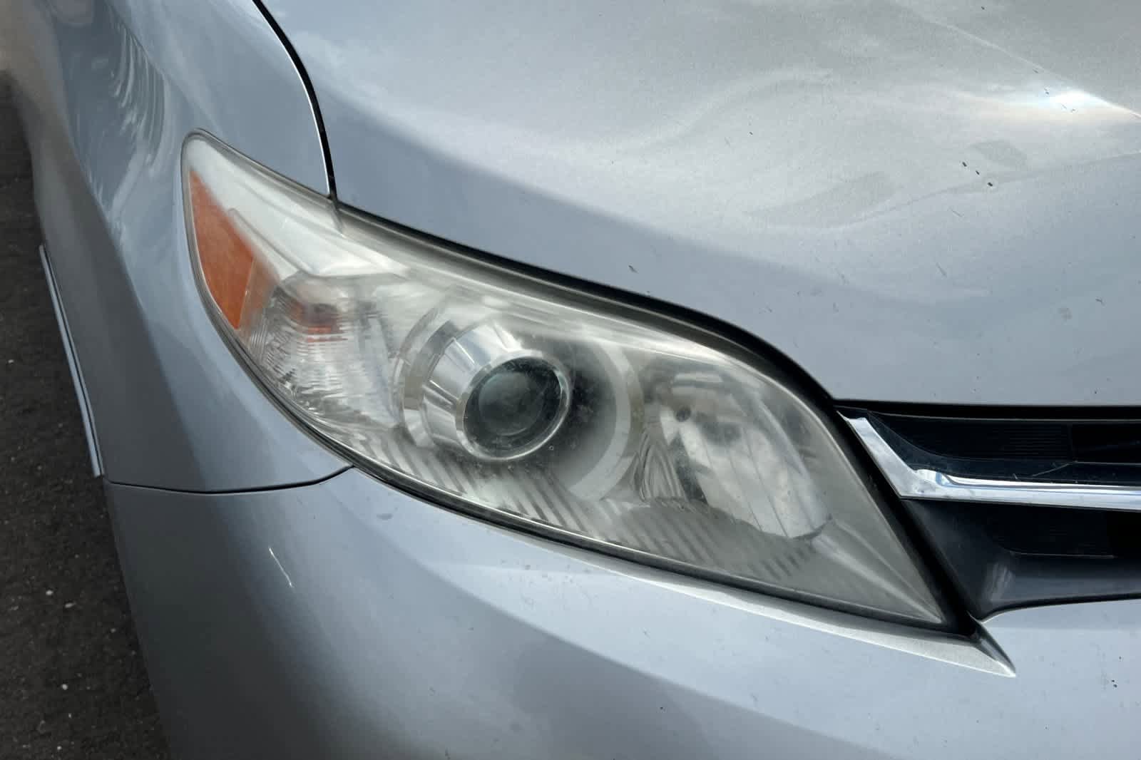 Used 2020 Toyota Sienna XLE w/ XLE Navigation Package FWD image 14