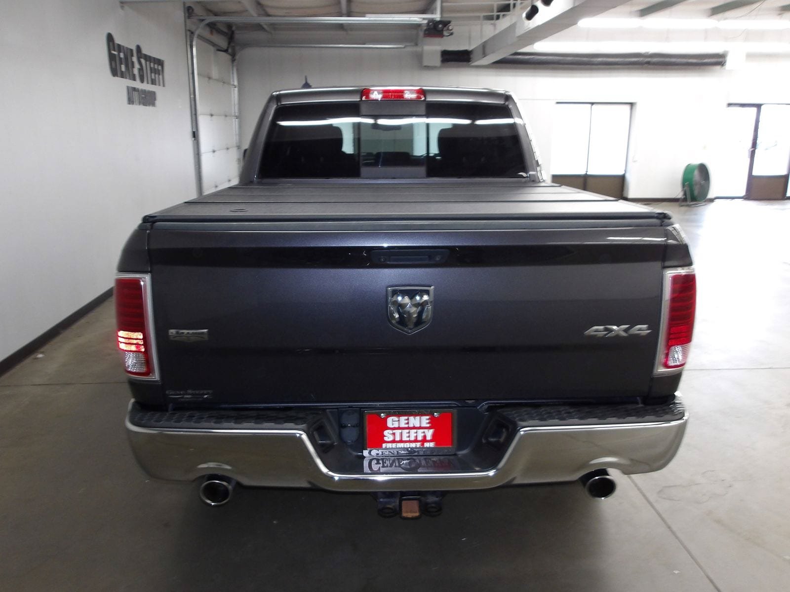 Used 2016 RAM 1500 Laramie AWD/4WD image 7