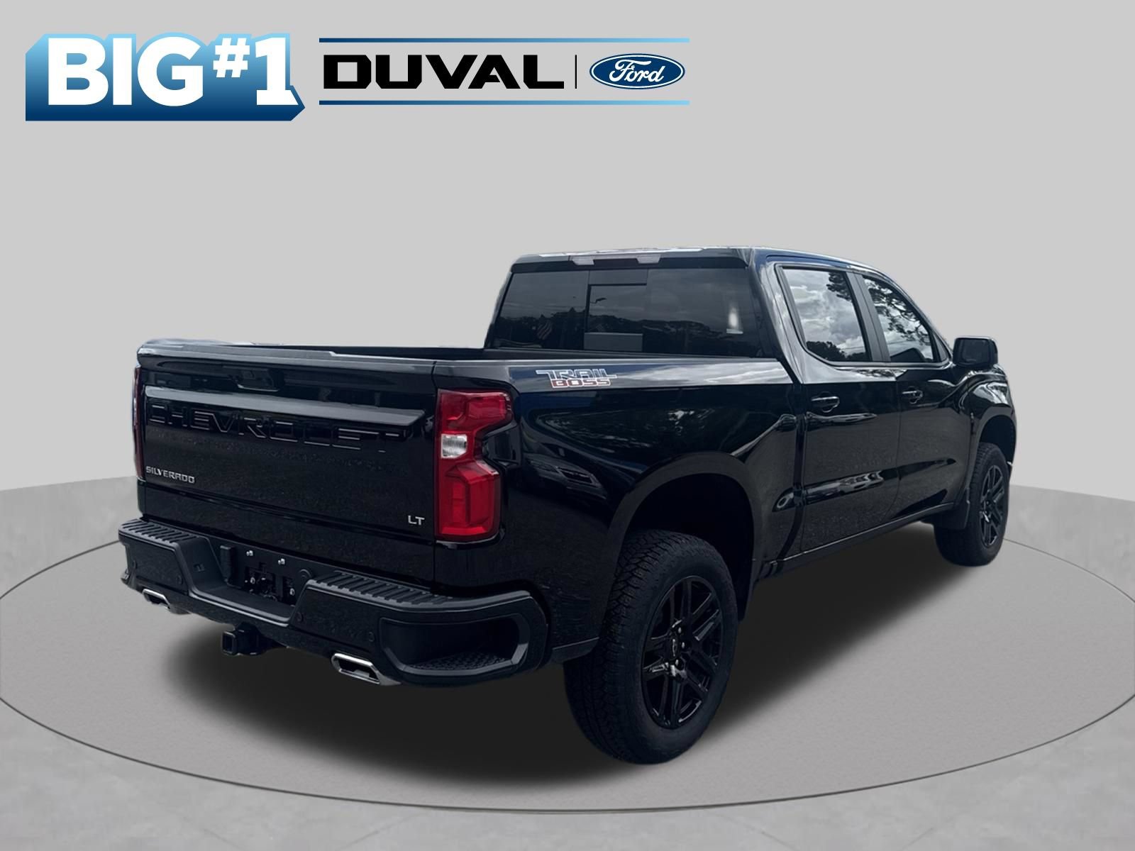 Used 2025 Chevrolet Silverado 1500 LT Trail Boss w/ LT Trail Boss Premium Package AWD/4WD image 2