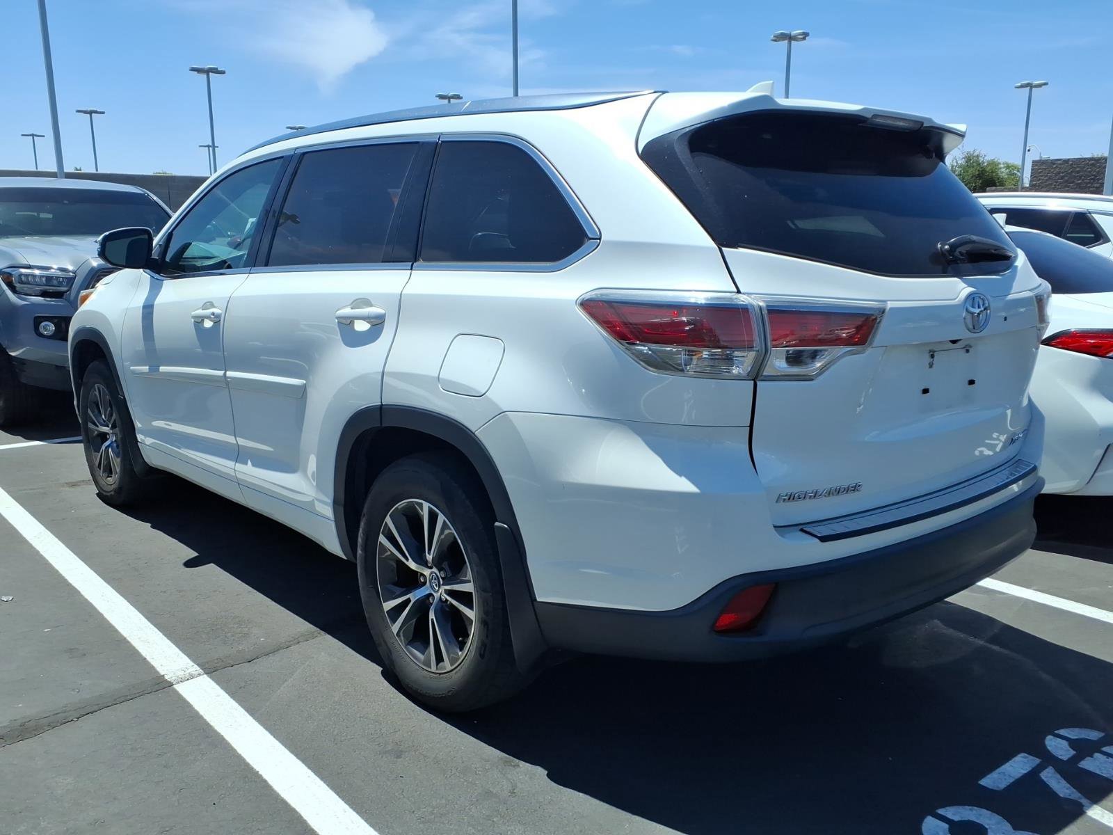 Used 2016 Toyota Highlander XLE w/ Protection Package #3 AWD/4WD image 3